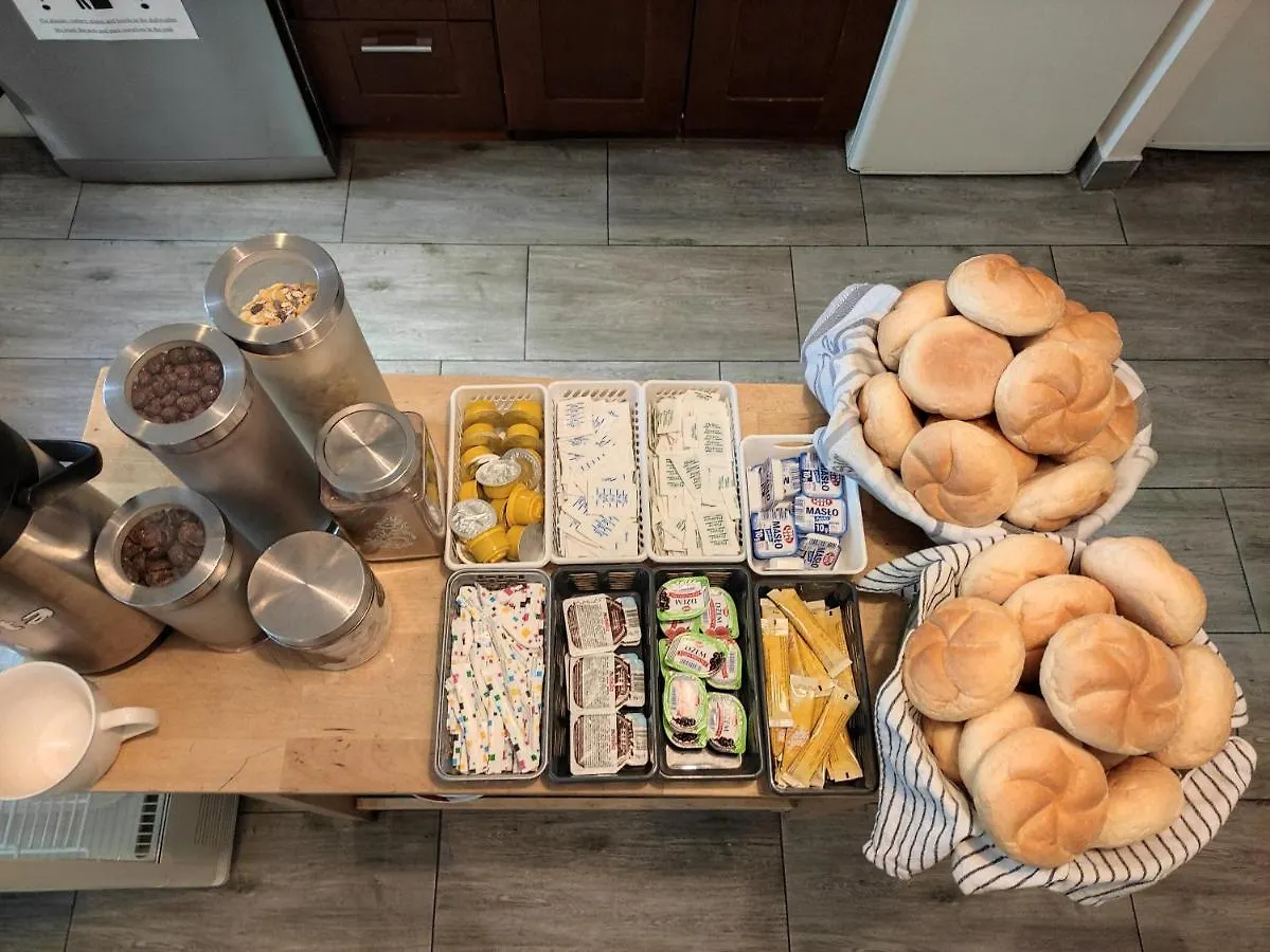 Bed & Breakfast Helvetia Plus B&B - Private Rooms And Apartments Warsaw