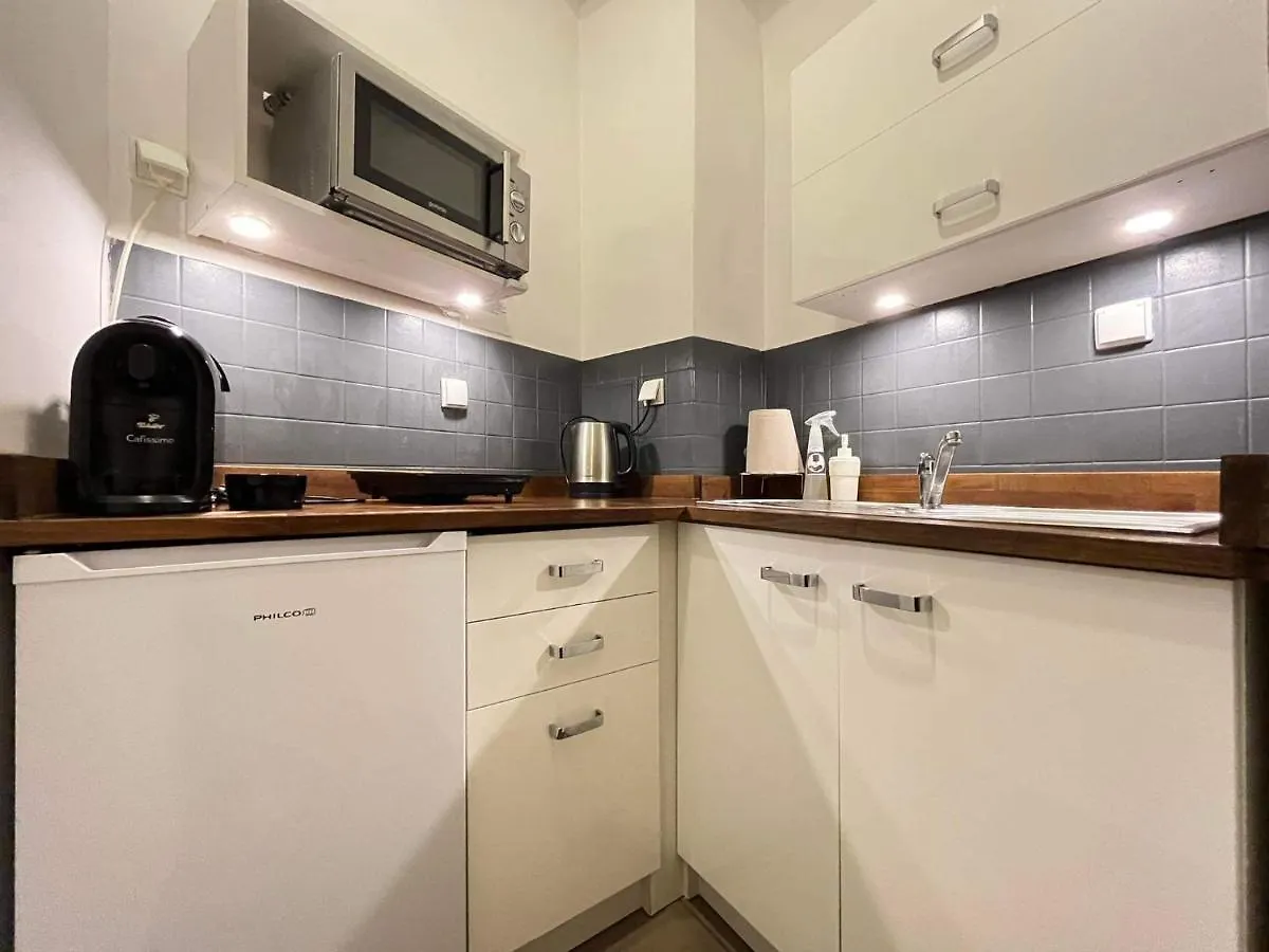 Bed & Breakfast Helvetia Plus B&B - Private Rooms And Apartments Warsaw