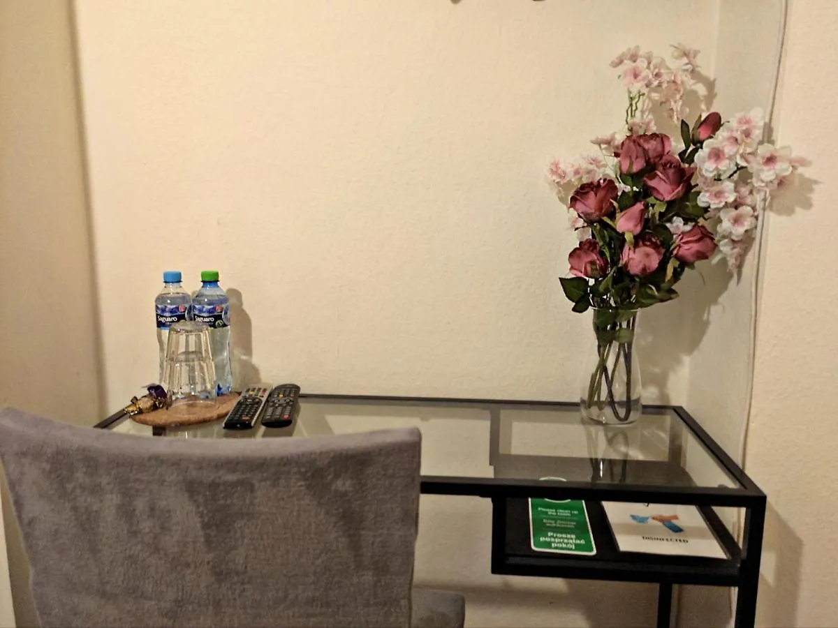 Helvetia Plus B&B - Private Rooms And Apartments Warsaw Bed & Breakfast