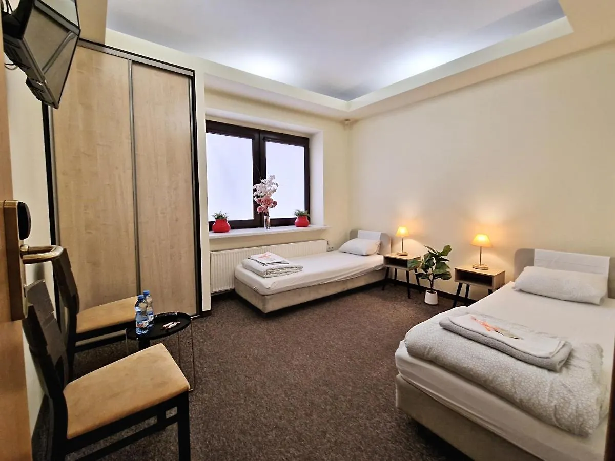 Helvetia Plus B&B - Private Rooms And Apartments Warsaw 0*,  Poland