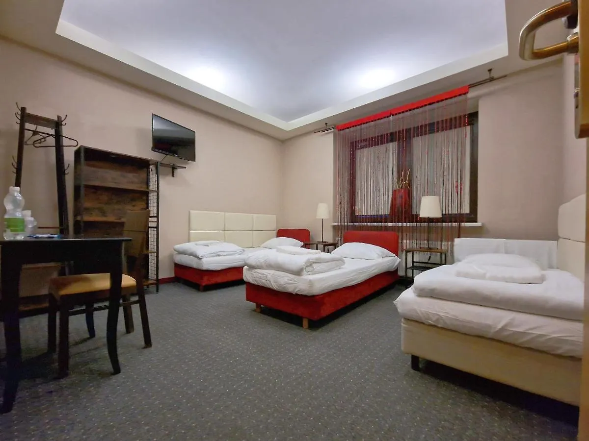 Bed & Breakfast Helvetia Plus B&B - Private Rooms And Apartments Warsaw