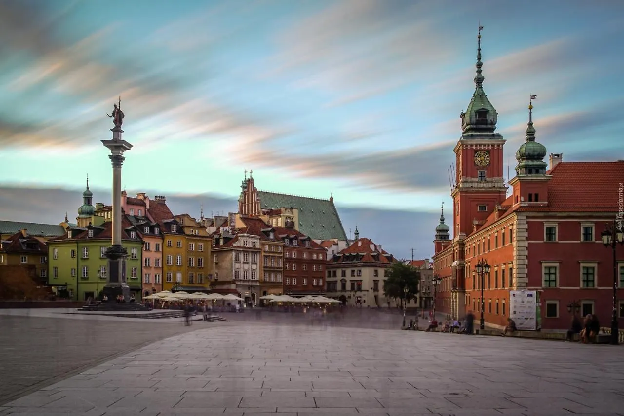 Helvetia Plus B&B - Private Rooms And Apartments Varsavia